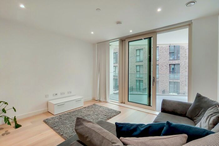 2 Bedroom Flat To Rent In Schooner Road, London, E16