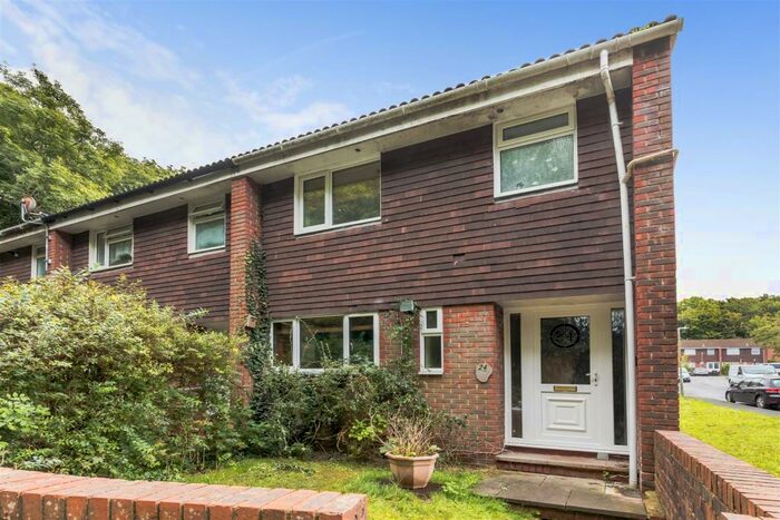 3 Bedroom Semi-Detached House For Sale In Lucraft Road, Brighton, BN2