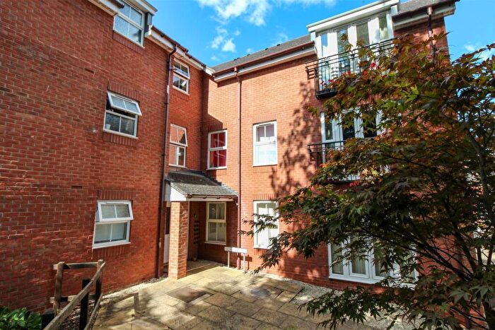 1 Bedroom Apartment To Rent In Romani Close, Warwick, CV34