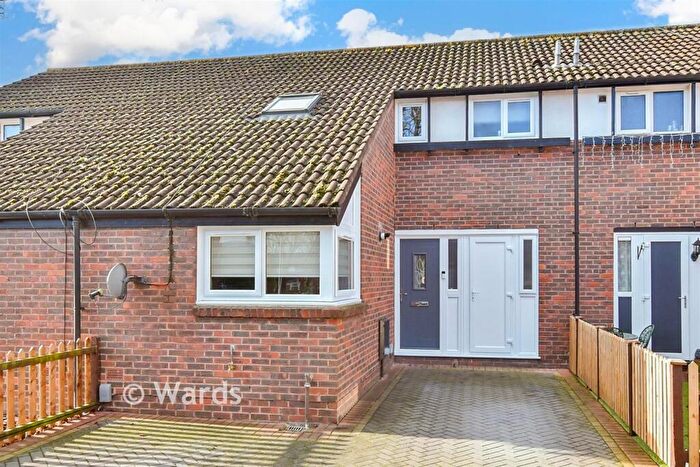 3 Bedroom Terraced House For Sale In Aisher Road, London, SE28