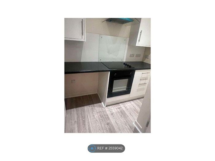 2 Bedroom Flat To Rent In Station Road, Kettering, NN15