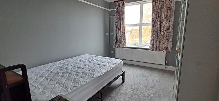 1 Bedroom Flat To Rent In Rooms, Bushey Grove Road, Bushey, WD23