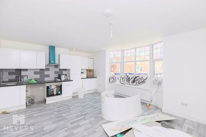 2 Bedroom Flat To Rent In Southbourne Grove, Southbourne, BH6