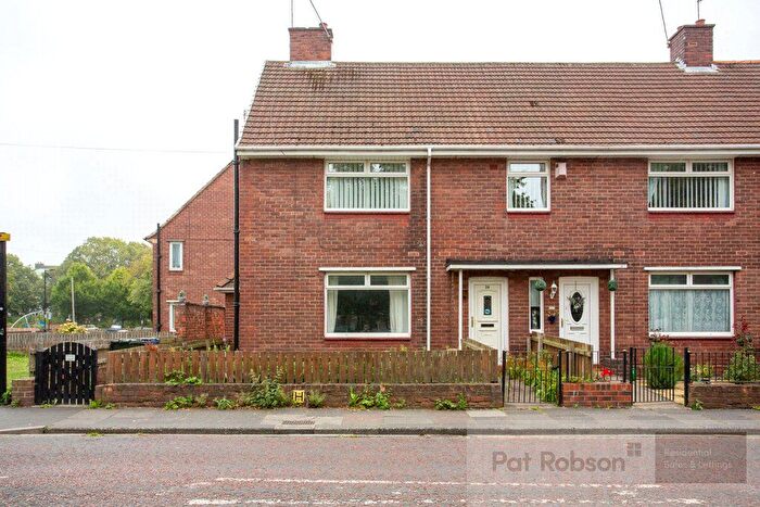 3 Bedroom Flat For Sale In Shield Street, Shieldfield, Newcastle Upon Tyne, NE2