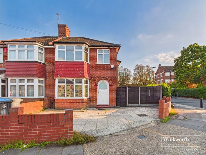 3 Bedroom Semi-detached House For Sale In Calder Gardens, Edgware, Middlesex, HA8