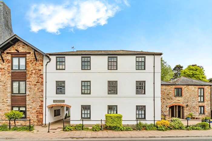2 Bedroom Flat For Sale In New Walk, Totnes, Devon, TQ9