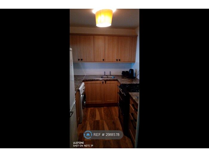 2 Bedroom Flat To Rent In Derby Court, Newcastle Upon Tyne, NE4