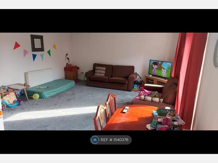 2 Bedroom Flat To Rent In Mcphail Street, Glasgow, G40