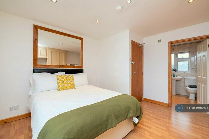 7 Bedroom Semi-Detached House To Rent In St. Margarets Road, Leamington Spa, CV31