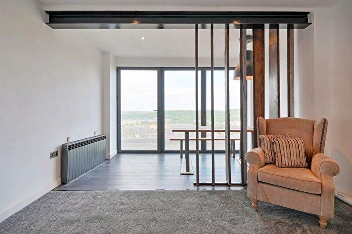 3 Bedroom Semi-Detached House For Sale In Woodview Road, Walkley, Sheffield, S6