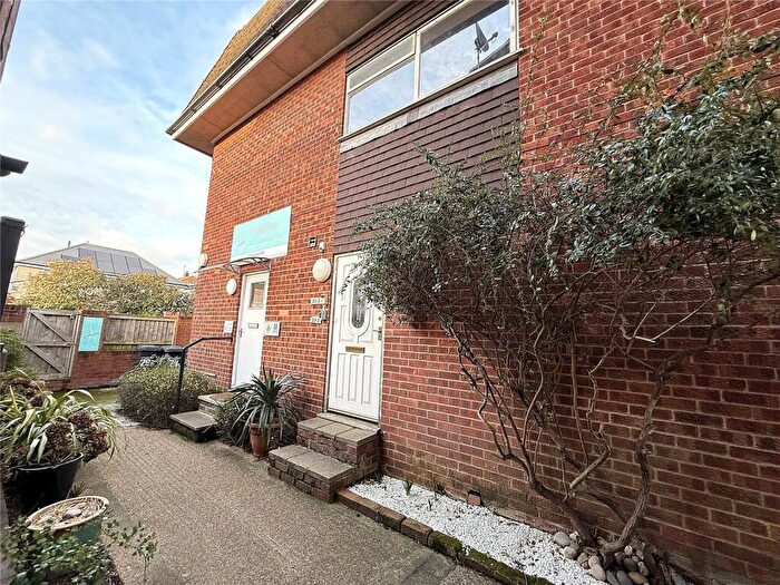 3 Bedroom Apartment To Rent In Station Road, Netley Abbey, Southampton, Hampshire, SO31