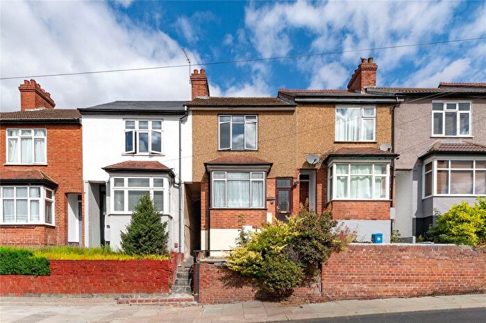 3 Bedroom Terraced House To Rent In Kingston Road, Luton, Bedfordshire, LU2