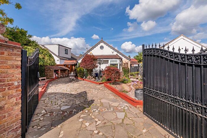 4 Bedroom Detached Bungalow For Sale In Bower Way, Slough, Berkshire, SL1