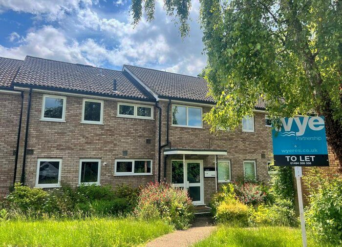 1 Bedroom Flat To Rent In Northcroft, Wooburn Green, HP10