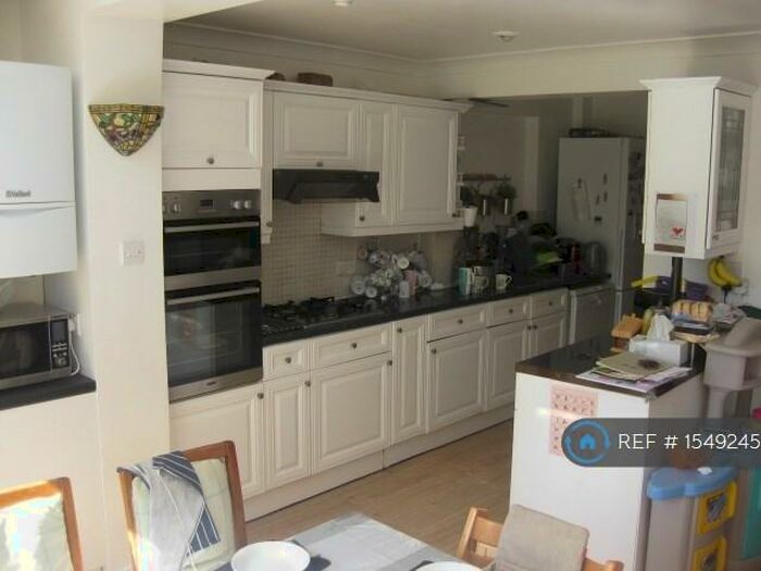 4 Bedroom Semi-Detached House To Rent In Netherwoods Road, Oxford, OX3