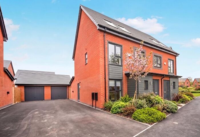 4 Bedroom Semi-Detached House To Rent In Featherstone Road, Shirley, Solihull, West Midlands, B90