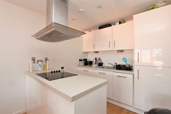 2 Bedroom Flat To Rent In Woking, Surrey, GU21