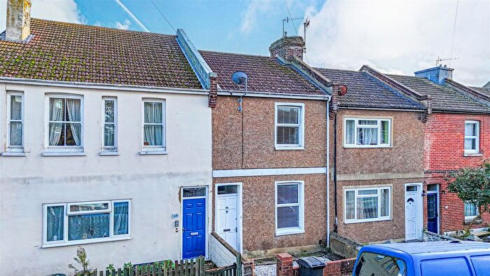 2 Bedroom Terraced House For Sale In North Terrace, Hastings, TN34