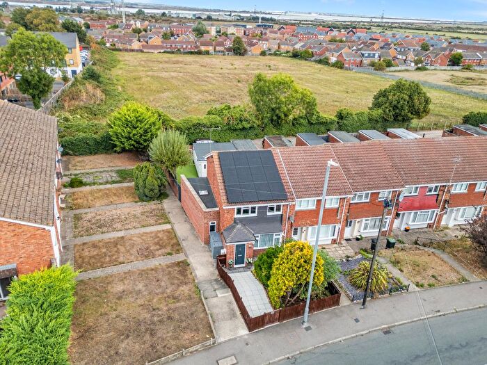 4 Bedroom End Of Terrace House For Sale In Lower Higham Road, Gravesend, Kent, DA12