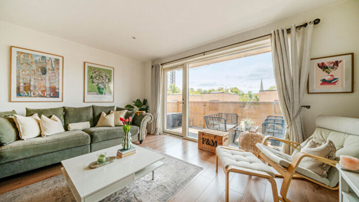 2 Bedroom Flat For Sale In Gala Court, Erith High Street, Erith, DA8