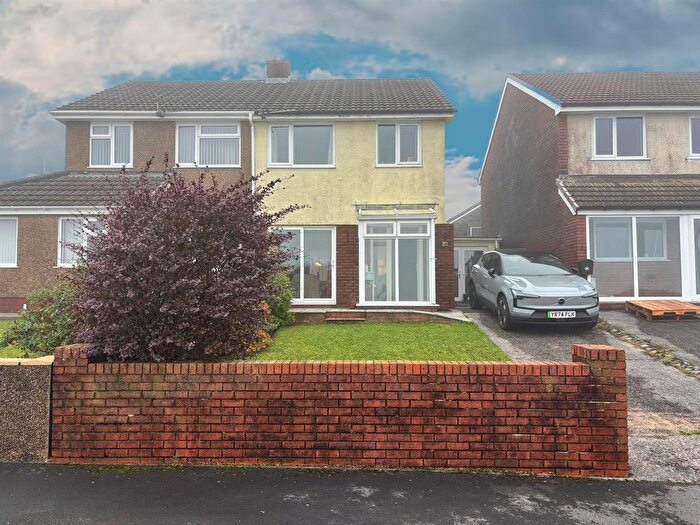 3 Bedroom Semi-Detached House For Sale In The Ashes, Meinciau, Kidwelly, SA17
