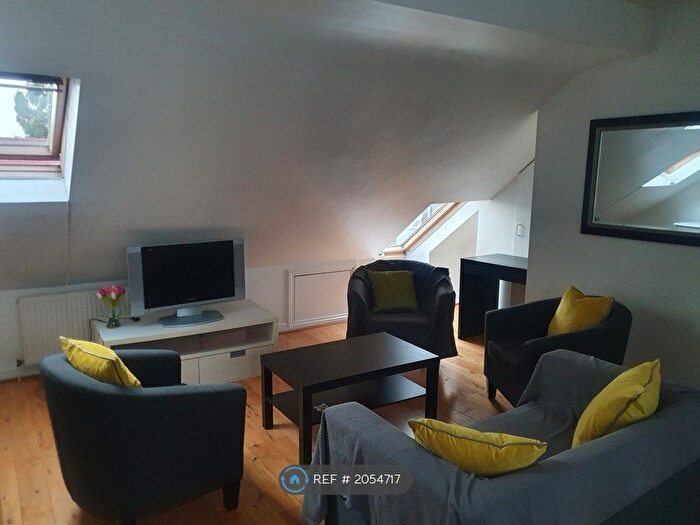 2 Bedroom Flat To Rent In Station Approach, Wembley, HA0