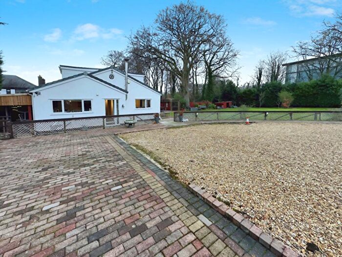 3 Bedroom Bungalow For Sale In Foxs Bank Lane, Whiston, Prescot, Merseyside, L35