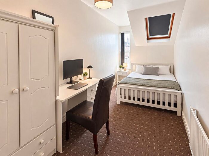 2 Bedroom Property To Rent In Alfreton Road, Nottingham, NG7
