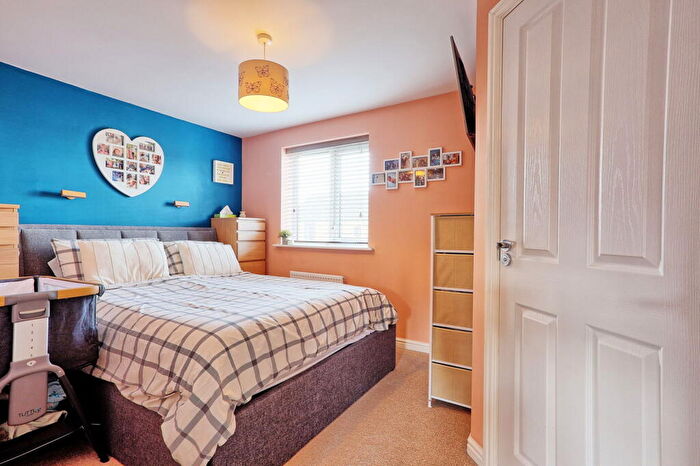 3 Bedroom End Of Terrace House For Sale In Falcon Avenue, South Ockendon, Thurrock, RM15