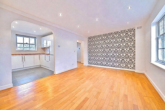 2 Bedroom Flat For Sale In William Bonney Estate, London, SW4