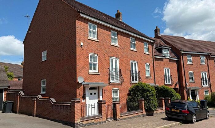 4 Bedroom Semi-Detached House To Rent In Longstork Road, Rugby, CV23