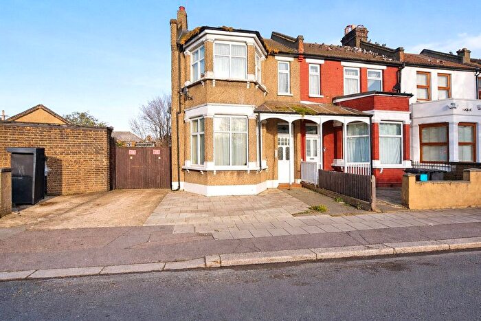 1 Bedroom Flat To Rent In Barley Lane, Ilford, IG3