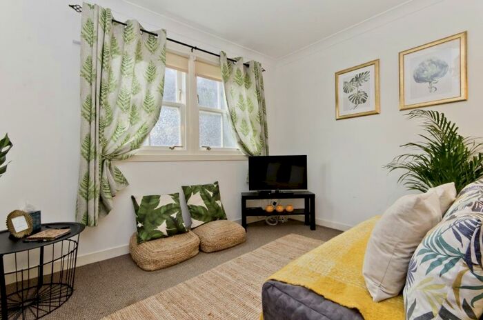 1 Bedroom Flat To Rent In Cadzow Street, Hamilton, ML3