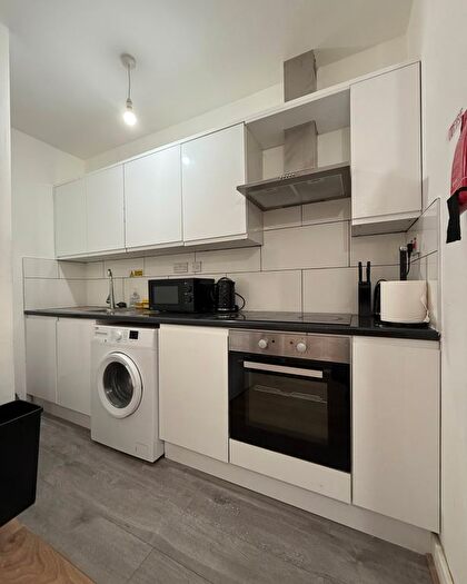 Studio To Rent In East Road, Manchester, M12