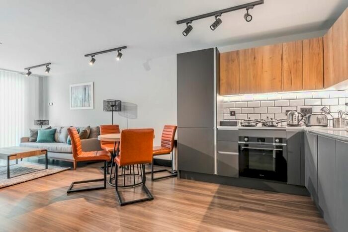 2 Bedroom Flat To Rent In Newham's Yard, Bermondsey, London, SE1