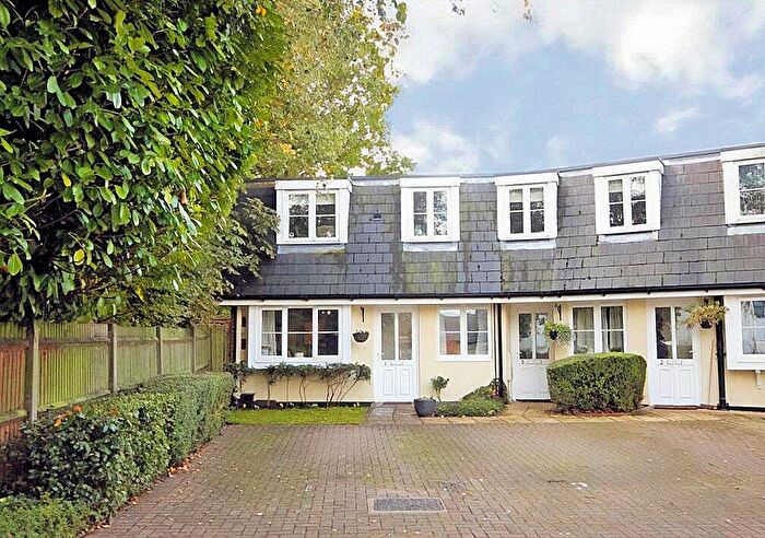 1 Bedroom Apartment For Sale In Kimptons Court, Woolmer Green, Hertfordshire, SG3