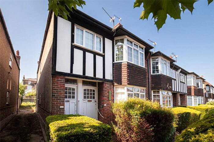 2 Bedroom End Of Terrace House For Sale In Gracefield Gardens, London, SW16
