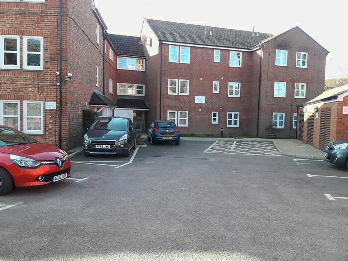 1 Bedroom Flat To Rent In Linden Road, Bedford, MK40