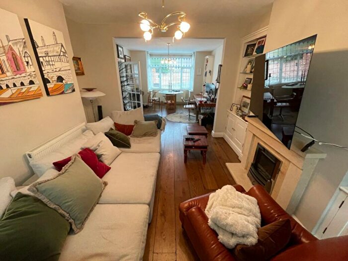 3 Bedroom Semi-Detached House To Rent In Chestnut Walk, Stratford-Upon-Avon, CV37