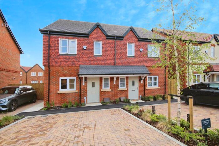 3 Bedroom Semi-Detached House To Rent In Denning Drive, Bracknell, RG42