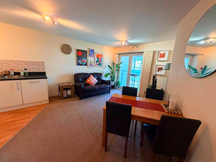 1 Bedroom Flat To Rent In Overstone Court, Cardiff, CF10