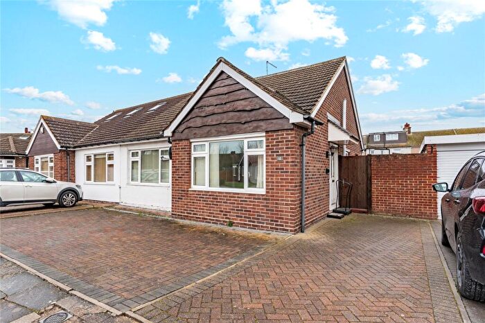 2 Bedroom Bungalow For Sale In Normans Close, Gravesend, Kent, DA11