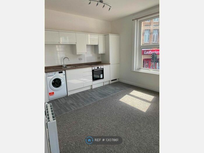 2 Bedroom Flat To Rent In Commercial Road, Bournemouth BH2