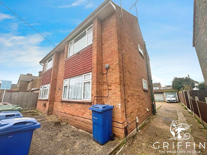 1 Bedroom Flat To Rent In Rectory Road, Stanford-Le-Hope, SS17