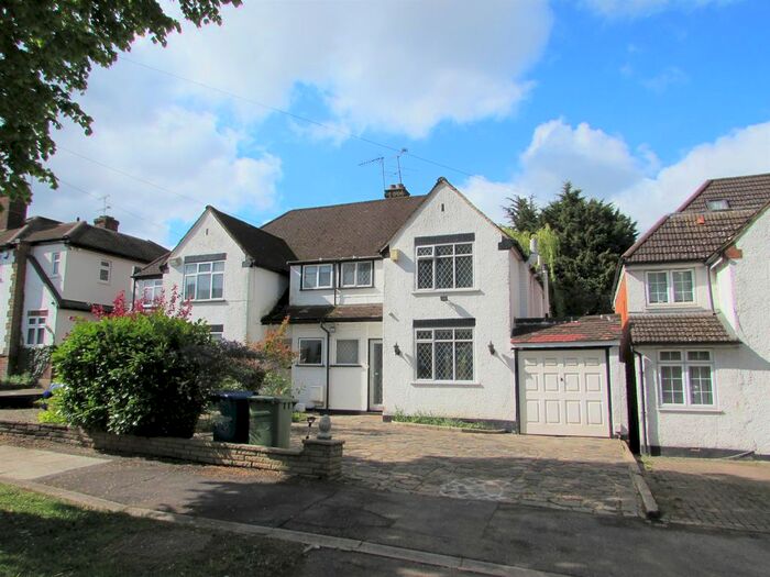 3 Bedroom Semi-Detached House To Rent In Boxtree Road, Harrow Weald, Middlesex, HA3