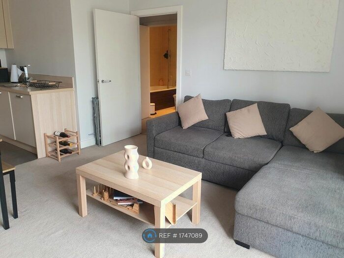 1 Bedroom Flat To Rent In Drake Way, Reading, RG2