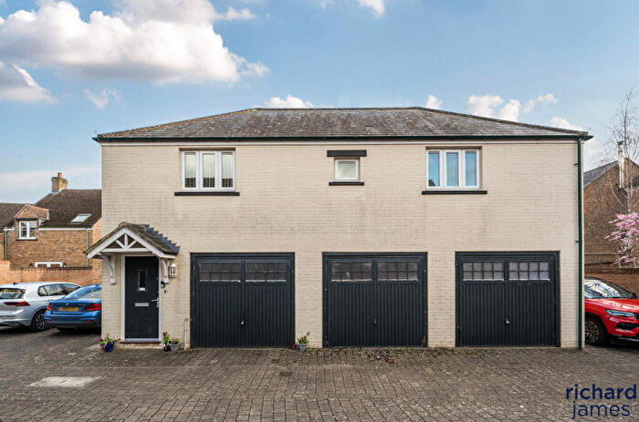 2 Bedroom Flat For Sale In East Wichel, Swindon, SN1