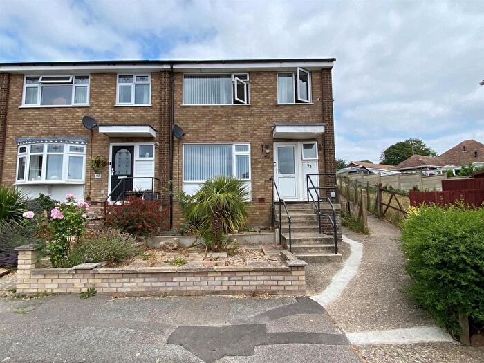 3 Bedroom End Of Terrace House To Rent In Prince Charles Avenue, Minster On Sea, Sheerness, ME12