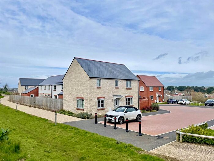 3 Bedroom Detached House For Sale In Old Farm Lane, Weymouth, DT4