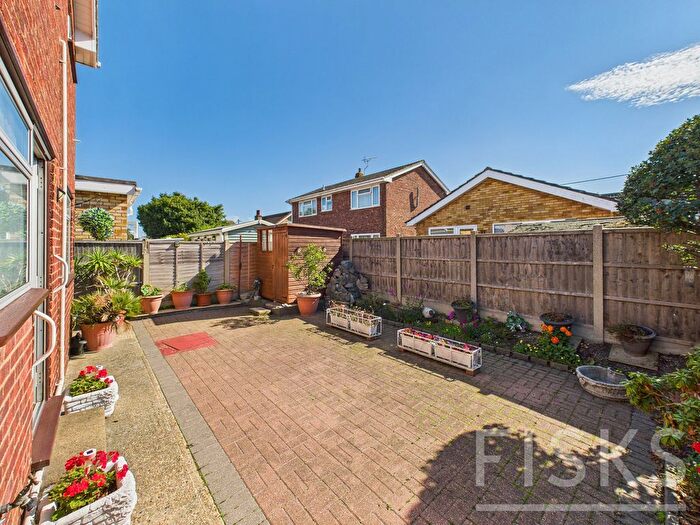 1 Bedroom Detached House For Sale In Waarem Avenue, Canvey Island, SS8
